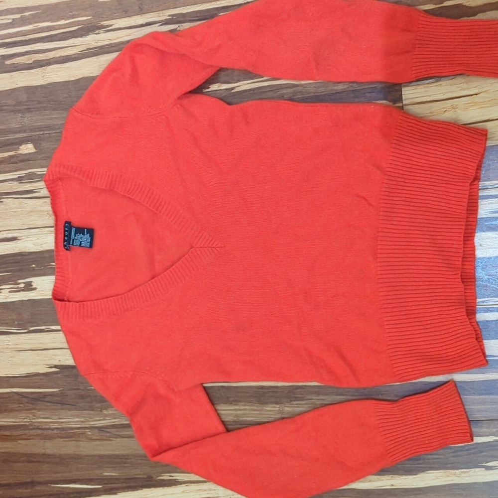 Theory cashmere v-neck sweater